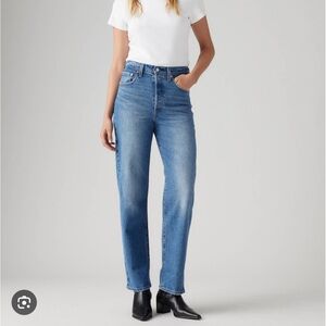 Levi’s Ribcage Straight Ankle Jeans (Size 28)